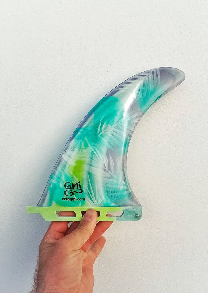 Singlefin SANTO 9" resintint 4 colores realizadas en fibra de vidrio real